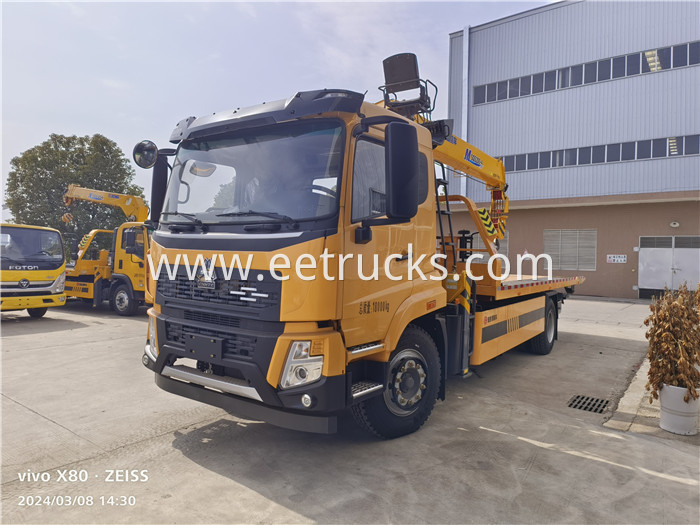 Wrecker Truck with Crane Wrecker Truck with Crane